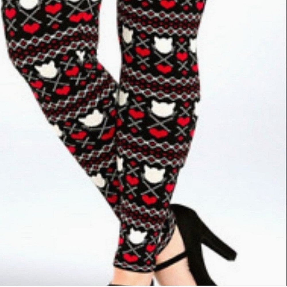 TORRID: KNIT LEGGINGS - CAT & HEARTS + BLACK, RED, WHITE - NEW - SIZE 3